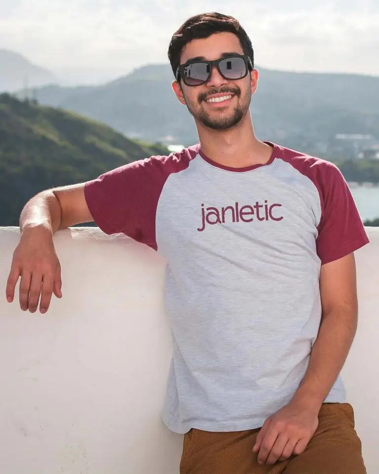 Order Custom T-Shirts with Low Minimums