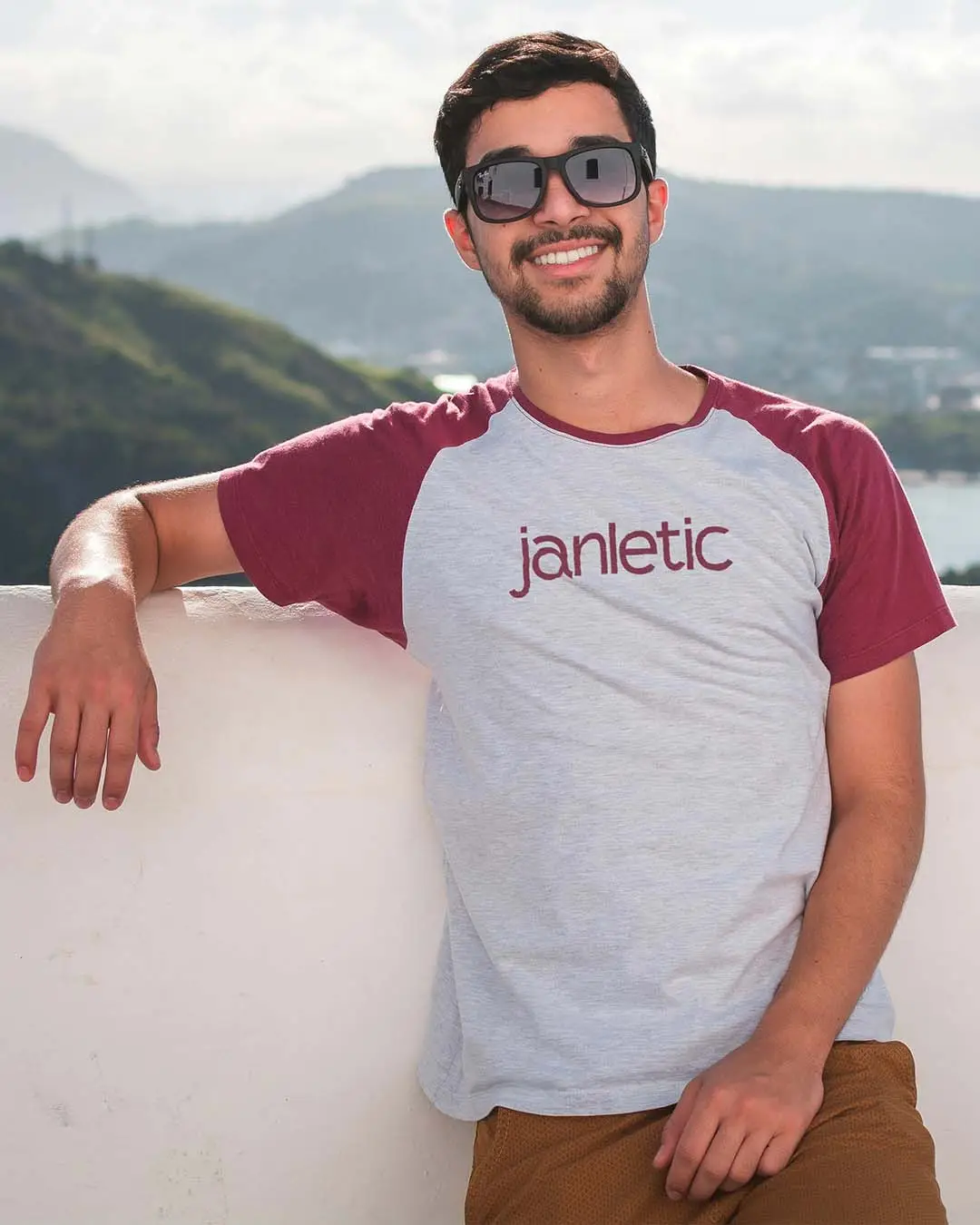 Order Custom T-Shirts with Low Minimums